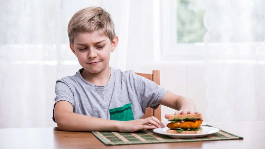آشنایی با رژیم غذایی مناسب کودکان مبتلا به اوتیسم